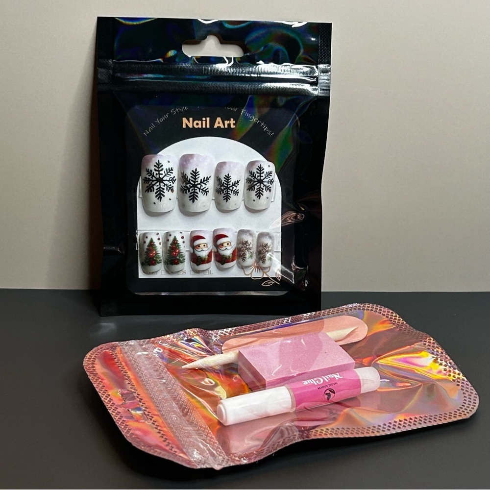 29 Piece Nail Art Set Christmas Winter Santa Theme